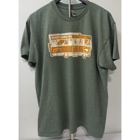 Gildan Large Graphic Tea North Carolina - Picture 1 of 4